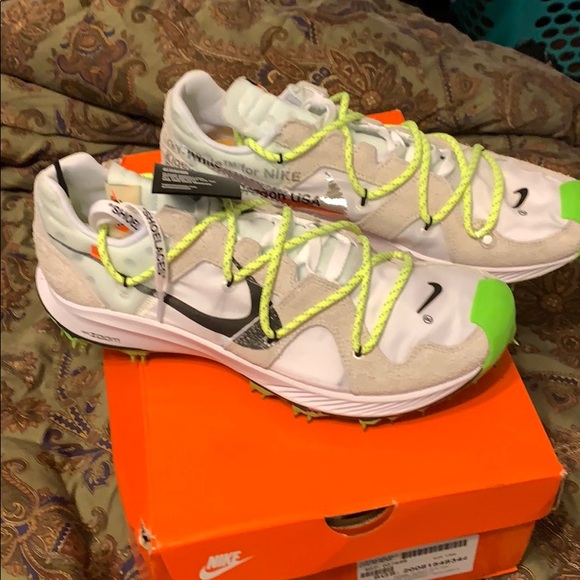 Men’s Nike Off-White Zoom Terra Kiger 5 Sneaker - Picture 3 of 3